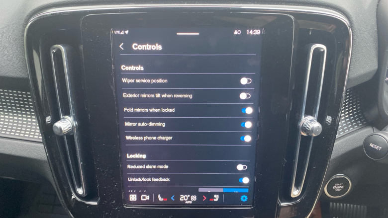 Volvo XC40 2.0 B3P Plus Dark 5dr Auto Petrol Estate